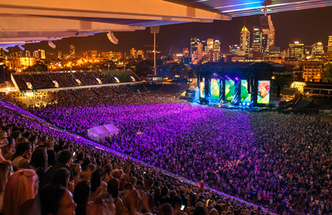 Full crowd at Ed Sheeran event in 2015